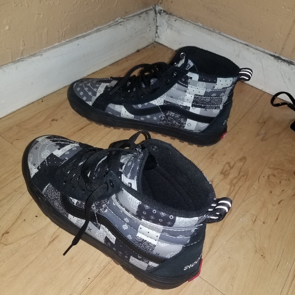 Size 10.5 vanguard custom vans blk with bandana paisley prints blk& gray mte#2 - Picture 7 of 7